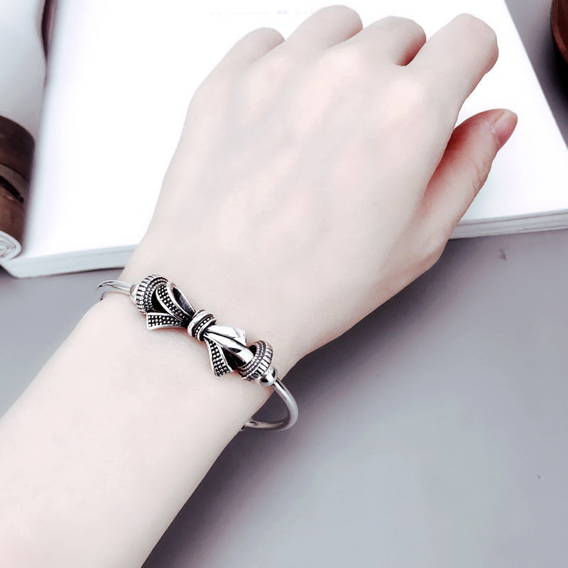 Bind me tightly ,